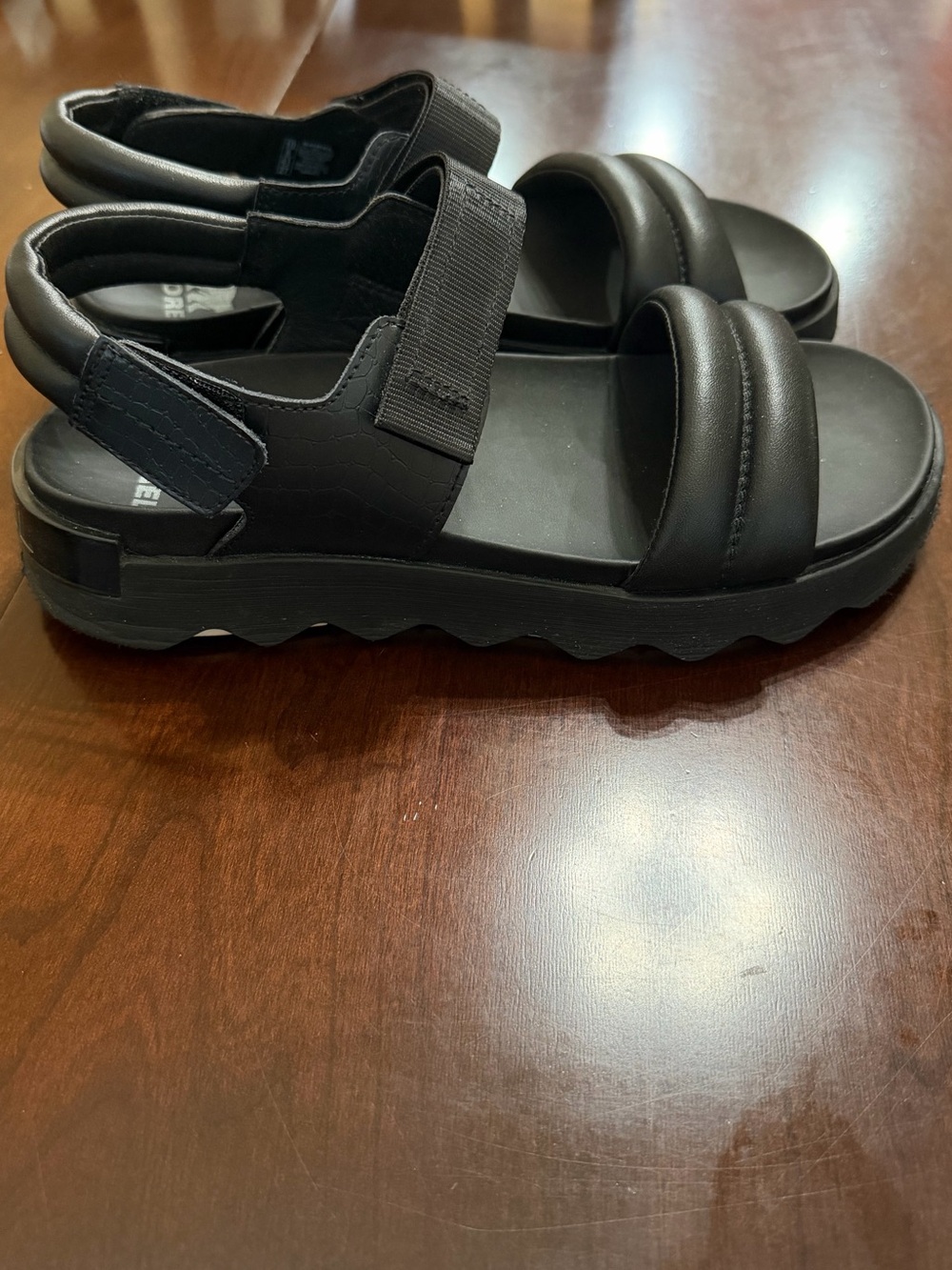 Sorel Two-Tone Cream and Black Logo Sandals
